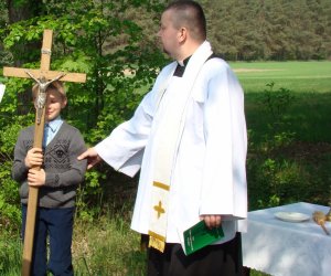 Zwyczaj święcenia pól – dawniej i dzisiaj… Zwyczaj święcenia pól – dawniej i dzisiaj…