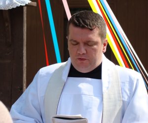 Zwyczaj święcenia pól – dawniej i dzisiaj… Zwyczaj święcenia pól – dawniej i dzisiaj…