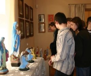 „Chwała Jezusowi, Marii i Wszystkim Świętym”