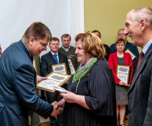 Podsumowanie Konkursu na Najlepiej Zachowany Zabytek Wiejskiego Budownictwa Drewnianego w Województwie Podlaskim w 2015 r. Podsumowanie Konkursu na Najlepiej Zachowany Zabytek Wiejskiego Budownictwa Drewnianego w Województwie Podlaskim w 2015 r.