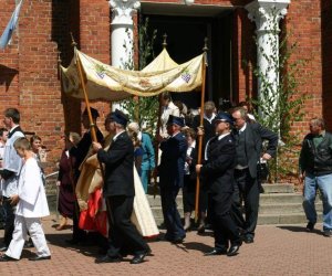 ZIELONE ŚWIĄTKI POD WIATRAKIEM