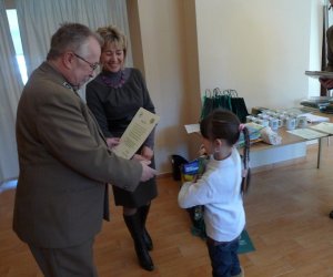 Z drugiej strony zielonego lustra Z drugiej strony zielonego lustra