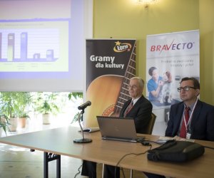 „Parazytozy zwierząt – aktualne zagrożenia – nowe rozwiązania terapeutycznie i profilaktyczne” „Parazytozy zwierząt – aktualne zagrożenia – nowe rozwiązania terapeutycznie i profilaktyczne”