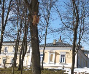 Nowe budki lęgowe w muzealnym parku Nowe budki lęgowe w muzealnym parku