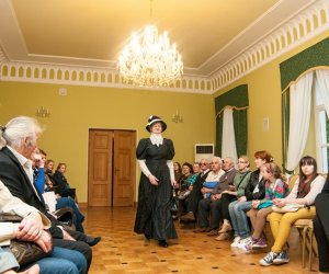 DOKĄD SIĘGAM PAMIĘCIĄ. MODA KOBIECA W LATACH 1890 - 1990" NOWA WYSTAWA CZASOWA JUŻ OTWARTA! DOKĄD SIĘGAM PAMIĘCIĄ. MODA KOBIECA W LATACH 1890 - 1990" NOWA WYSTAWA CZASOWA JUŻ OTWARTA!