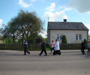 Zwyczaj święcenia pól – dawniej i dzisiaj… Zwyczaj święcenia pól – dawniej i dzisiaj…