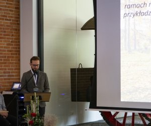 Konferencja naukowa "Standardy konserwatorskie jako kryterium działań w ochronie zabytków prowadzonych przez muzea na wolym powietrzu w Polsce" - 4-5 października 2022 r. Konferencja naukowa "Standardy konserwatorskie jako kryterium działań w ochronie zabytków prowadzonych przez muzea na wolym powietrzu w Polsce" - 4-5 października 2022 r.