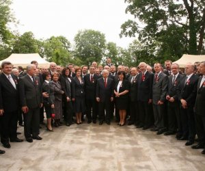 Złoty Krzyż Zasługi dla Dyrektora Muzeum Złoty Krzyż Zasługi dla Dyrektora Muzeum