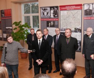 "Zagłada dworów w województwie białostockim po roku 1939" "Zagłada dworów w województwie białostockim po roku 1939"