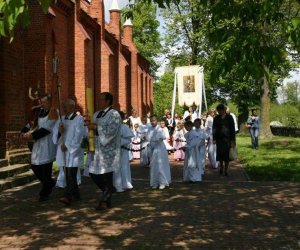 ZIELONE ŚWIĄTKI POD WIATRAKIEM ZIELONE ŚWIĄTKI POD WIATRAKIEM