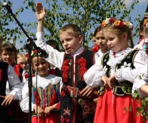 ZIELONE ŚWIĄTKI POD WIATRAKIEM