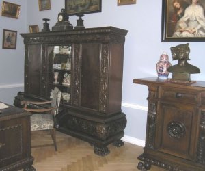 JUŻ OTWARTA NOWA EKSPOZYCJA  WNĘTRZ ZABYTKOWYCH W PAŁACU STARZEŃSKICH W CIECHANOWCU–NOWODWORACH