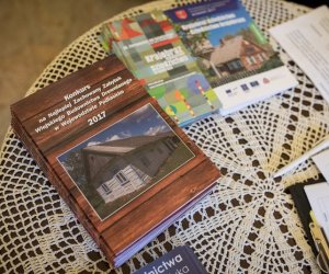 Podsumowanie Konkursu na Najlepiej Zachowany Zabytek Wiejskiego Budownictwa Drewnianego w Woj. Podlaskim w 2017 r. - fotorelacja