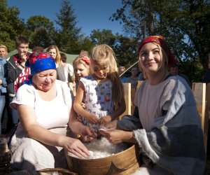 JESIEŃ W POLU I ZAGRODZIE w ramach Europejskich Dni Dziedzictwa 18 września 2016 r. JESIEŃ W POLU I ZAGRODZIE w ramach Europejskich Dni Dziedzictwa 18 września 2016 r.