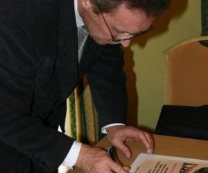 Podsumowanie Konkursu na najlepiej zachowany zabytek wiejskiego budownictwa drewnianego w województwie podlaskim za 2006 r. Podsumowanie Konkursu na najlepiej zachowany zabytek wiejskiego budownictwa drewnianego w województwie podlaskim za 2006 r.