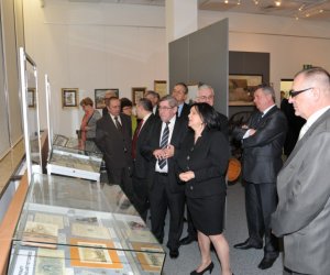 Wystawa z okazji jubileuszu 50-lecia Muzeum i 30 lat współpracy z SGGW pt."50 lat Muzeum Rolnictwa im. ks. Krzysztofa Kluka w Ciechanowcu" Wystawa z okazji jubileuszu 50-lecia Muzeum i 30 lat współpracy z SGGW pt."50 lat Muzeum Rolnictwa im. ks. Krzysztofa Kluka w Ciechanowcu"