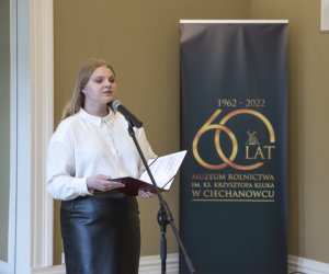 WYSTAWA CZASOWA „COŚ SIĘ KOŃCZY, COŚ SIĘ ZACZYNA...” JUŻ OTWARTA!