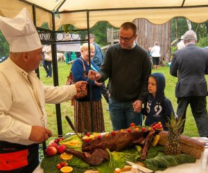 JESIEŃ W POLU I ZAGRODZIE JESIEŃ W POLU I ZAGRODZIE