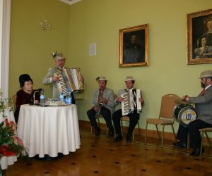 PISANKI Z PODLASIA, ZIEMI AUGUSTOWSKIEJ I SUWALSKIEJ PISANKI Z PODLASIA, ZIEMI AUGUSTOWSKIEJ I SUWALSKIEJ