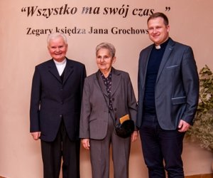 WSZYSTKO MA SWÓJ CZAS. ZEGARY KS. JANA GROCHOWSKIEGO WSZYSTKO MA SWÓJ CZAS. ZEGARY KS. JANA GROCHOWSKIEGO