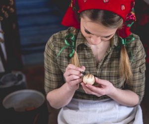 NIECOdziennik muzealny - Wielkanocny koszyk z symbolami NIECOdziennik muzealny - Wielkanocny koszyk z symbolami