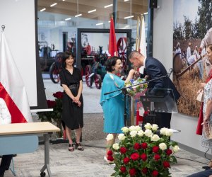 Dyrektor Dorota Łapiak odznaczona tytułem "Honorowy Obywatel Ciechanowca" Dyrektor Dorota Łapiak odznaczona tytułem "Honorowy Obywatel Ciechanowca"
