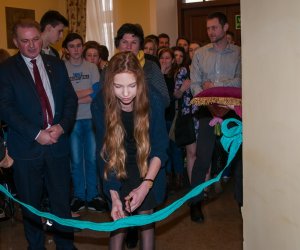 PO RAZ TRZECI W MUZEALNYCH MURACH TWÓRCZOŚĆ UCZNIÓW OGÓLNOKSZTAŁCĄCEJ SZKOŁY SZTUK PIĘKNYCH W CIECHANOWCU