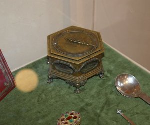 „W DWORKU SZLACHECKIM OK. 1800 ROKU” „W DWORKU SZLACHECKIM OK. 1800 ROKU”