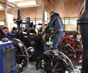 LANZ ACKER-BULLDOG HP 12 KNICKLENKER JUŻ W MUZEUM LANZ ACKER-BULLDOG HP 12 KNICKLENKER JUŻ W MUZEUM