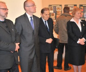 Fotorelacja z otwarcia wystawy czasowej "Karty Bożonarodzeniowe z kolekcji Jana Tropiło"