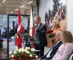 Dyrektor Dorota Łapiak odznaczona tytułem "Honorowy Obywatel Ciechanowca" Dyrektor Dorota Łapiak odznaczona tytułem "Honorowy Obywatel Ciechanowca"