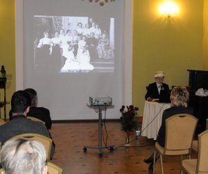 WYSTAWA CZASOWA PT. RODZINY KRESOWE I ICH SPUŚCIZNA WYSTAWA CZASOWA PT. RODZINY KRESOWE I ICH SPUŚCIZNA