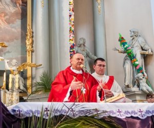 XIX Konkurs na Wykonanie Palmy Wielkanocnej XIX Konkurs na Wykonanie Palmy Wielkanocnej