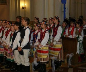 ZIELONE ŚWIĄTKI POD WIATRAKIEM