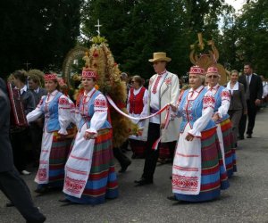 Wojewódzkie Dożynki Ciechanowiec 9 września 2006 roku Wojewódzkie Dożynki Ciechanowiec 9 września 2006 roku