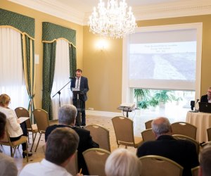 Konferencja historyczna "Drogi do niepodległości narodów Europy Wschodniej 1914-1921" - fotorelacja Konferencja historyczna "Drogi do niepodległości narodów Europy Wschodniej 1914-1921" - fotorelacja