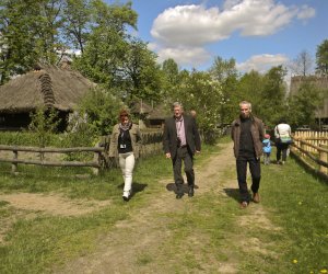 Niecodzienny turysta w Skansenie Niecodzienny turysta w Skansenie