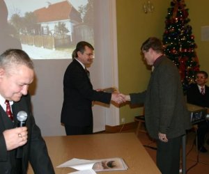 Podsumowanie Konkursu na najlepiej zachowany zabytek wiejskiego budownictwa drewnianego w województwie podlaskim za 2006 r. Podsumowanie Konkursu na najlepiej zachowany zabytek wiejskiego budownictwa drewnianego w województwie podlaskim za 2006 r.