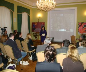 V Sympozjum z cyklu "Warto zapytać o kulturę" V Sympozjum z cyklu "Warto zapytać o kulturę"