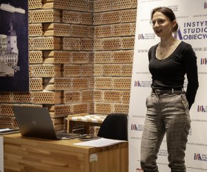 Kobiece oblicza historii. Seminarium "Prezentacja Cyfrowej Kolekcji Historii Kobiet" - 15-16 kwietnia 2024 r. Kobiece oblicza historii. Seminarium "Prezentacja Cyfrowej Kolekcji Historii Kobiet" - 15-16 kwietnia 2024 r.