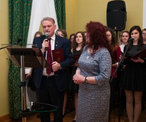 PO RAZ TRZECI W MUZEALNYCH MURACH TWÓRCZOŚĆ UCZNIÓW OGÓLNOKSZTAŁCĄCEJ SZKOŁY SZTUK PIĘKNYCH W CIECHANOWCU