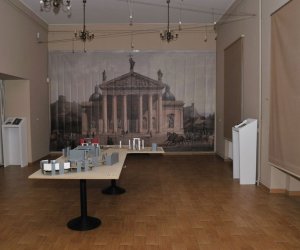 „WYSTAWY, WYSTAWY... NAJCIEKAWSZE EKSPOZYCJE Z OSTATNICH LAT W ZAMKU KRÓLEWSKIM W WARSZAWIE” „WYSTAWY, WYSTAWY... NAJCIEKAWSZE EKSPOZYCJE Z OSTATNICH LAT W ZAMKU KRÓLEWSKIM W WARSZAWIE”